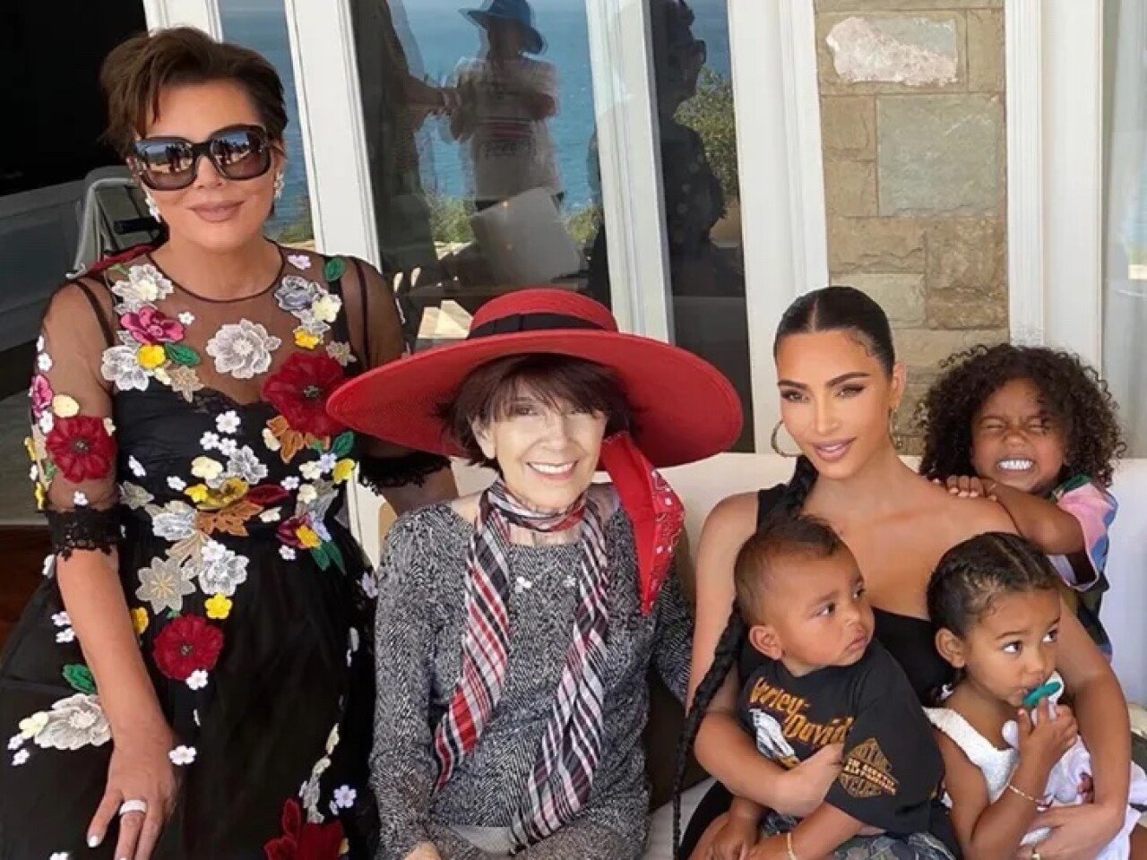 El Clan Kardashian-Jenner de Luto: Adiós a Mary Jo Campbell, la Matriarca de 91 Años