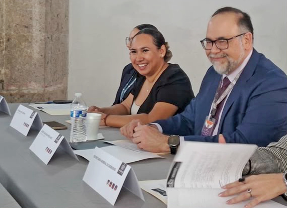 Analizan atención a población LGBTI+