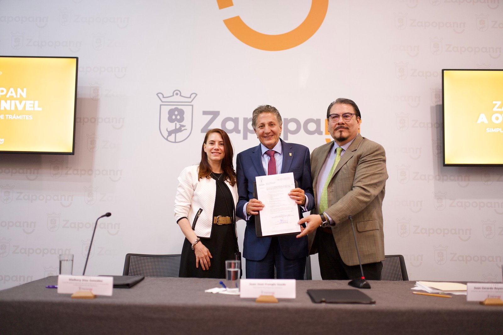Reduce Zapopan hasta 25 días en trámites de licencias y construcción