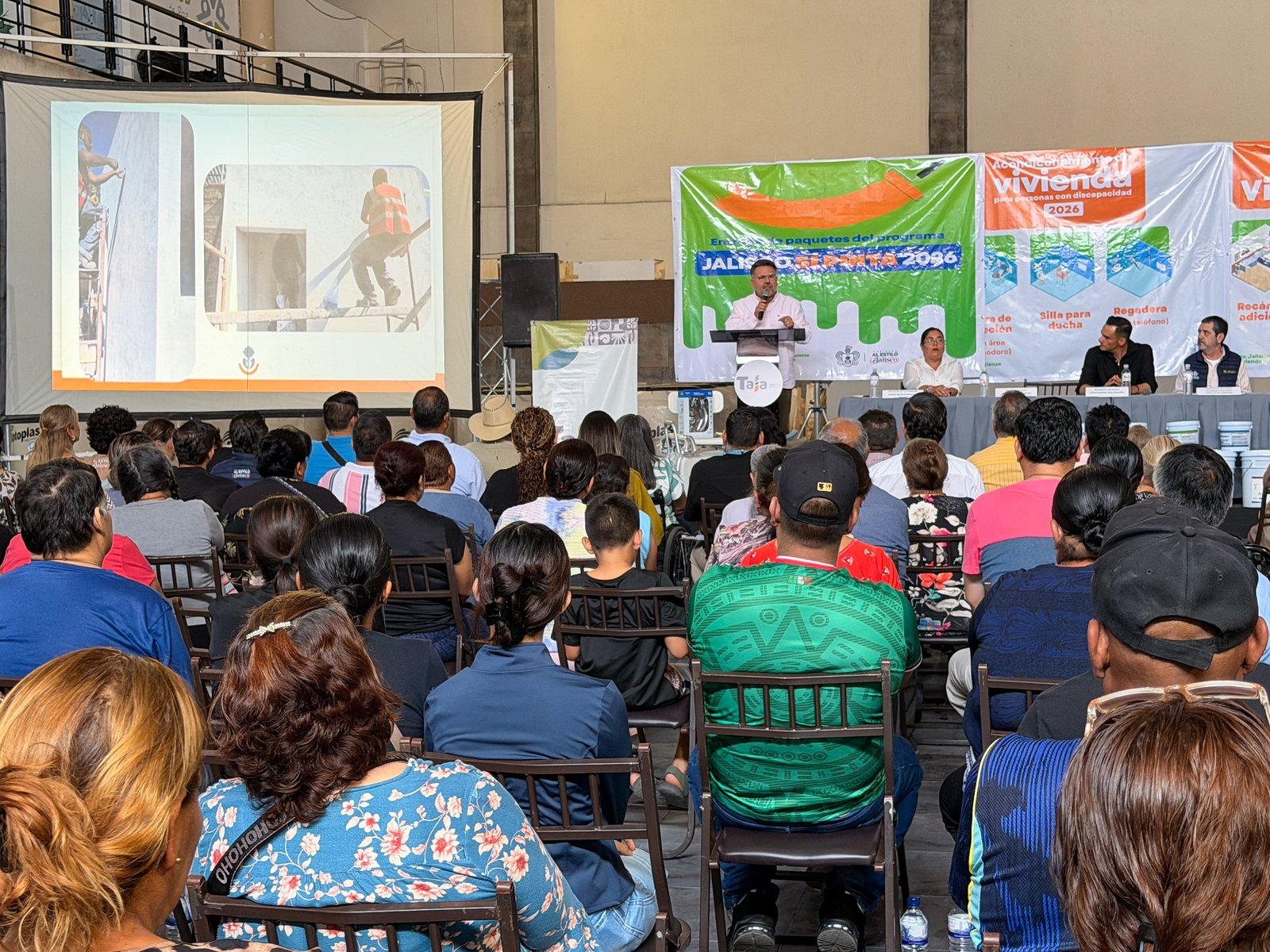 IJALVI entrega material de construcción a familias de Tala