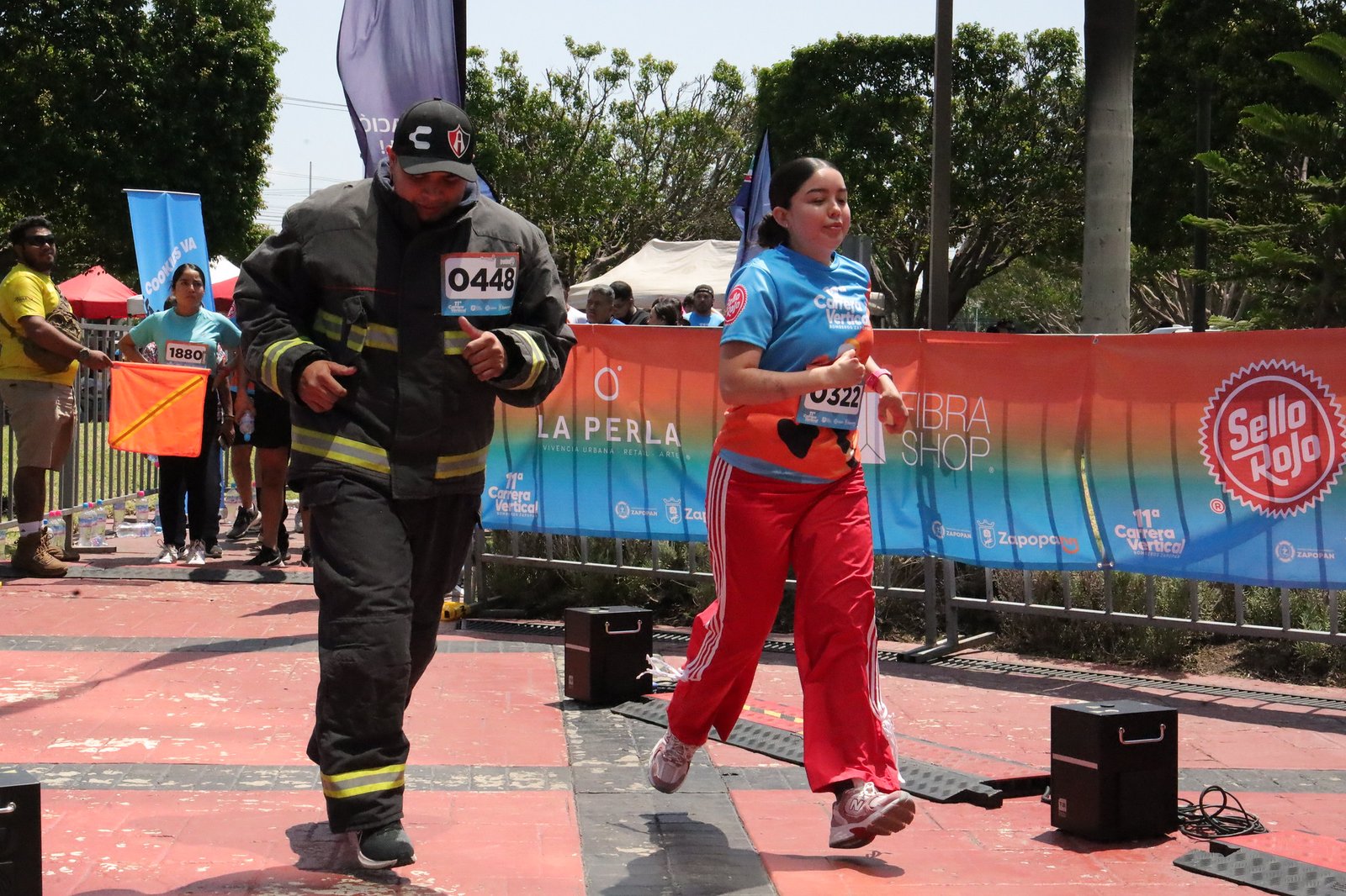Reúne a mil 700 carrera vertical de Bomberos Zapopan