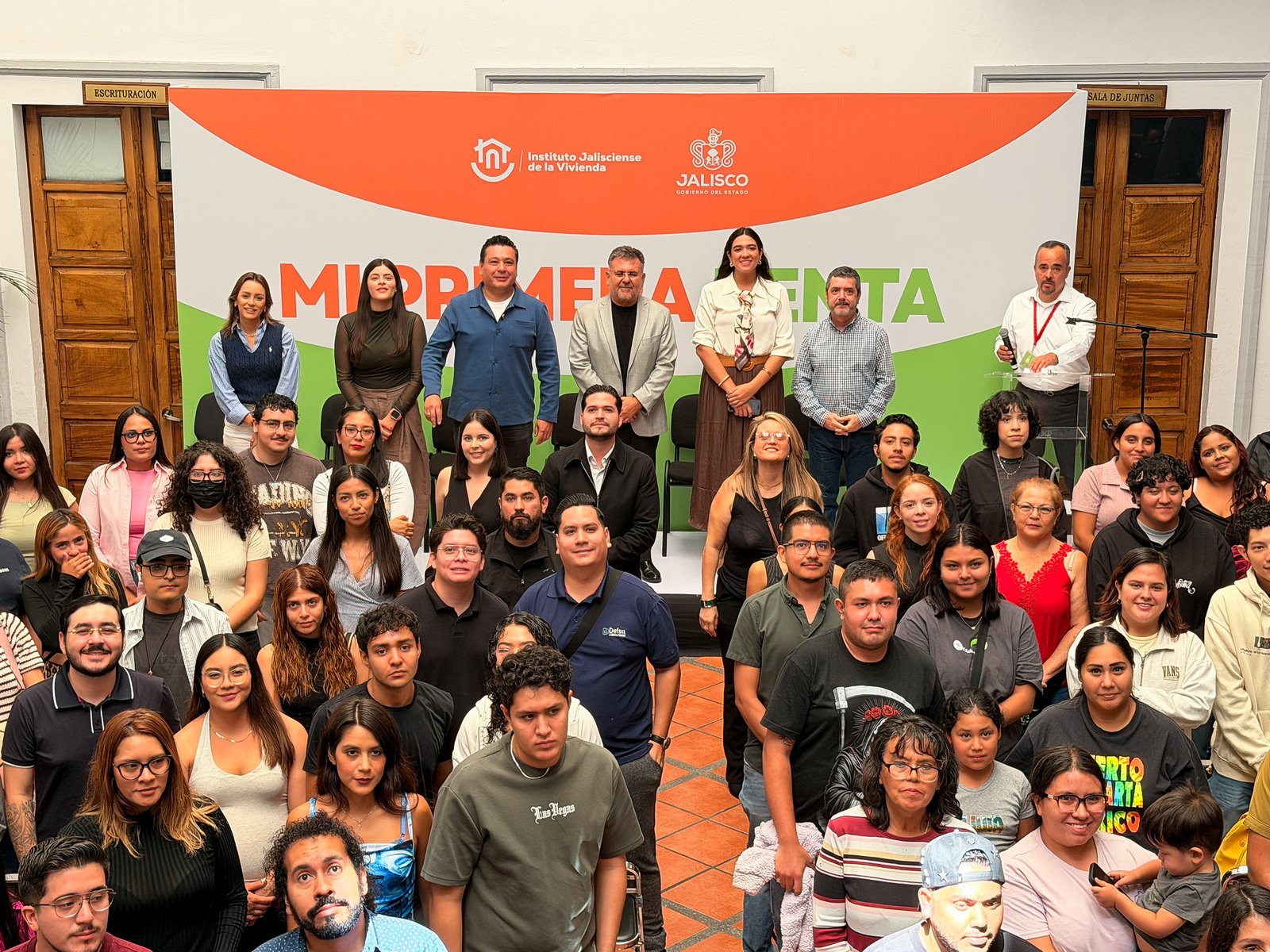 IJALVI entrega primeros apoyos de Mi Primera Renta a 503 jóvenes