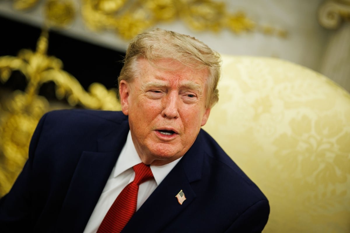 Trump Proclama Soberanía de EE. UU. sobre el Estrecho de Ormuz
