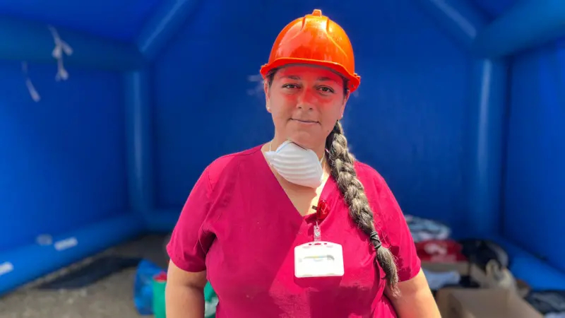 Cali bajo escombros: Madre afronta dolor y rescata vidas tras sismo