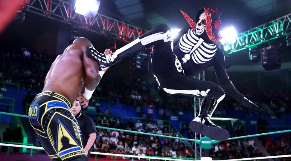 El Renacer de La Parka: La Leyenda Inmortal de la Lucha Libre Mexicana