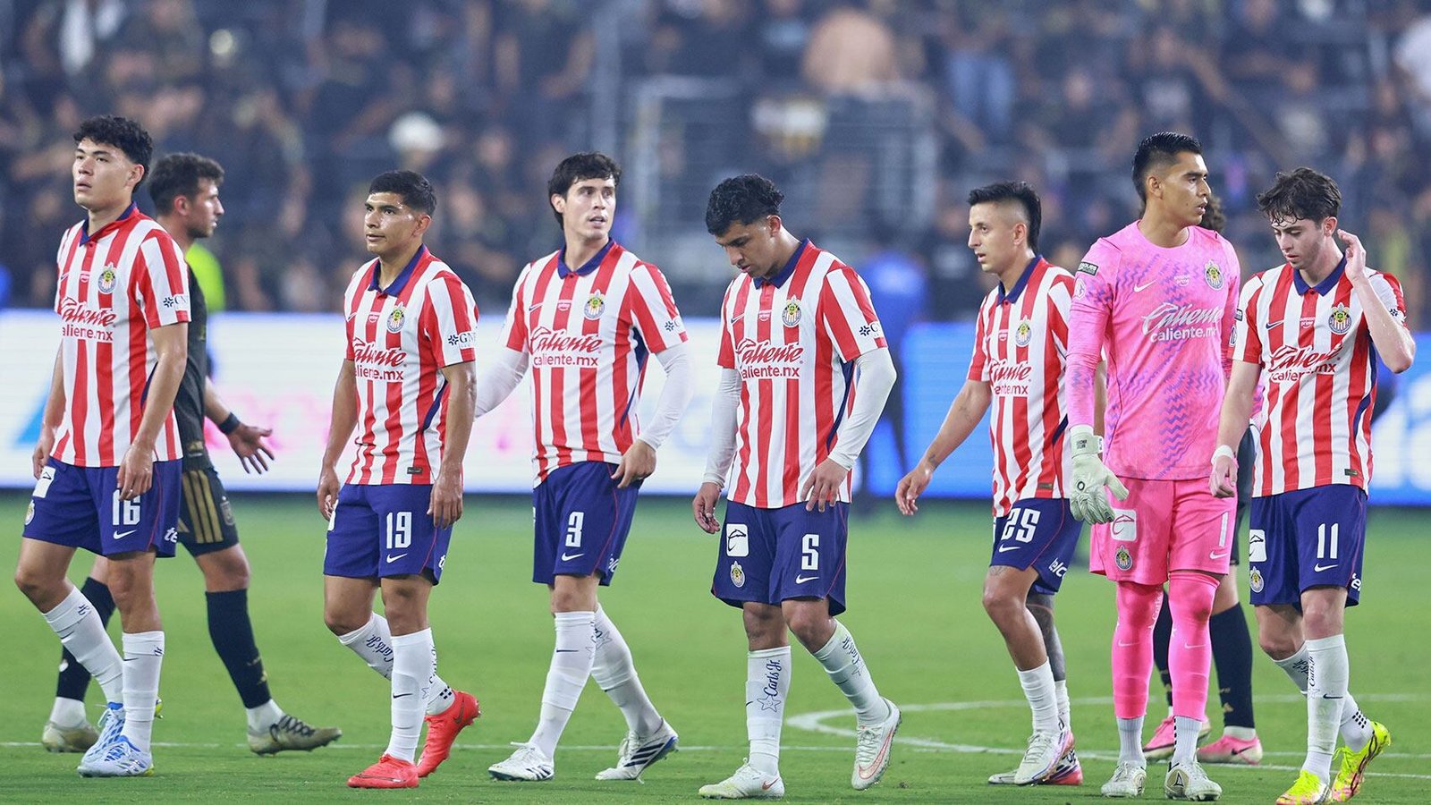 Chivas Pierde Rumbo en Leagues Cup: Analistas Señalan Sequía Goleadora Alarmante