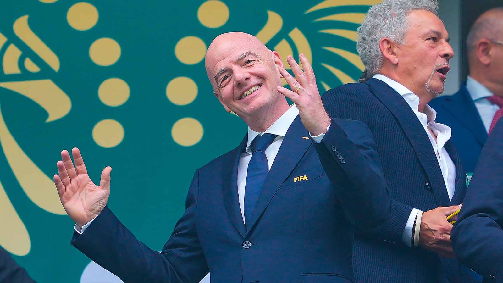 El Costoso Secreto de Infantino: Millonaria Salida por Presunta Infidelidad en UEFA