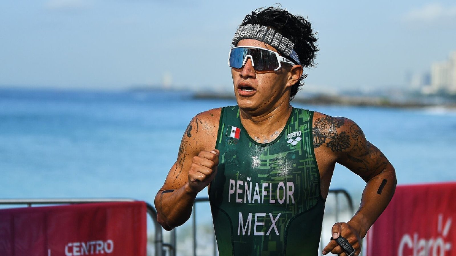Aram Peñaflor: Gigante del Triatlón Consolida Bicampeonato y Legado en Centroamericanos