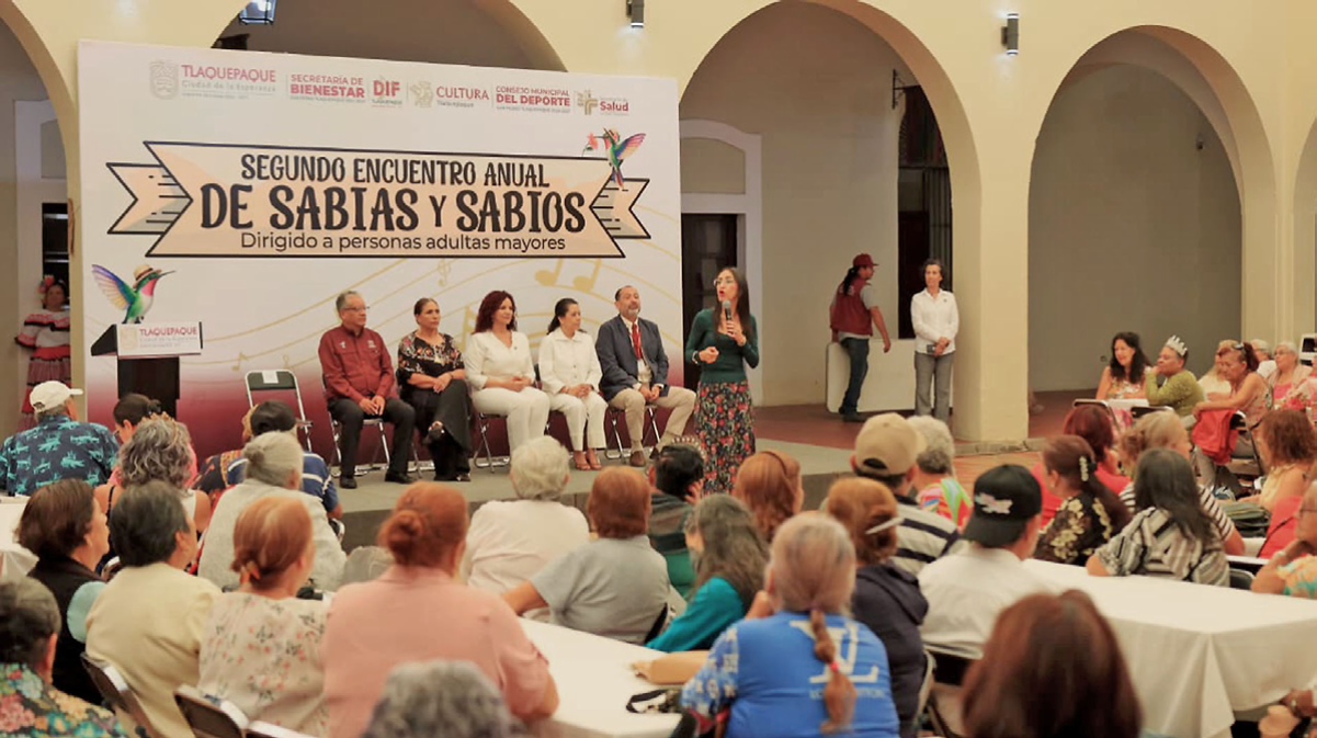 Tlaquepaque reconoce aporte social de adultos mayores