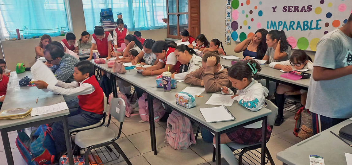 Capacitan en crianza respetuosa a familias
