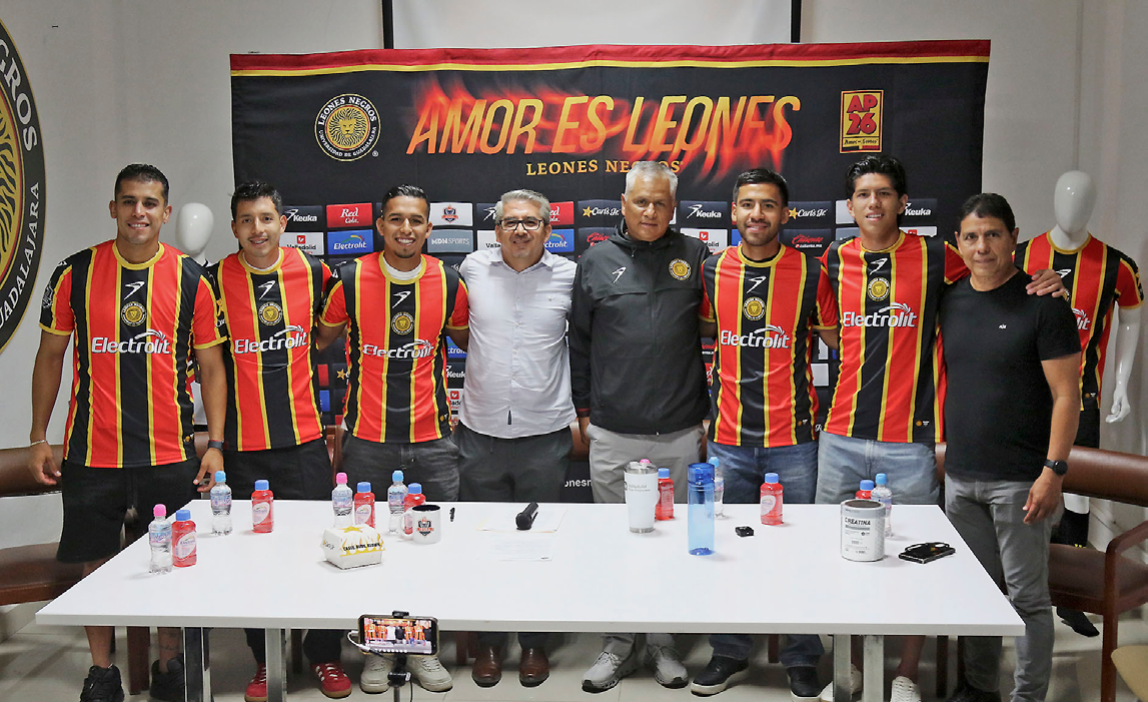 Leones Negros presentan refuerzos y exigen regreso del ascenso