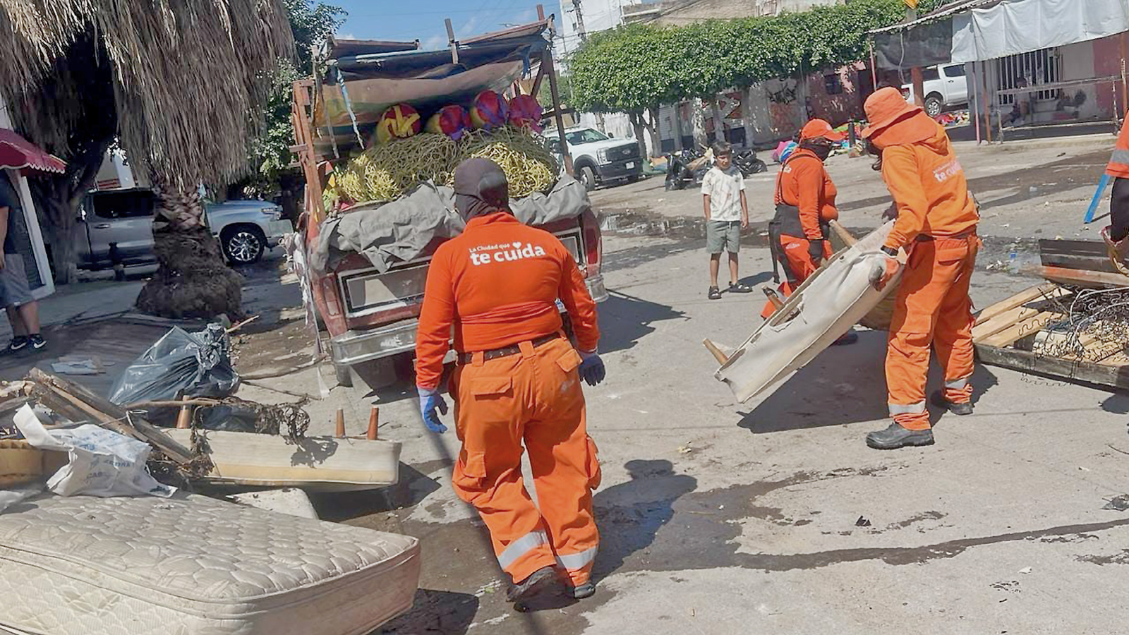 Operativo en Balcones de Oblatos deja 15.5 toneladas de basura