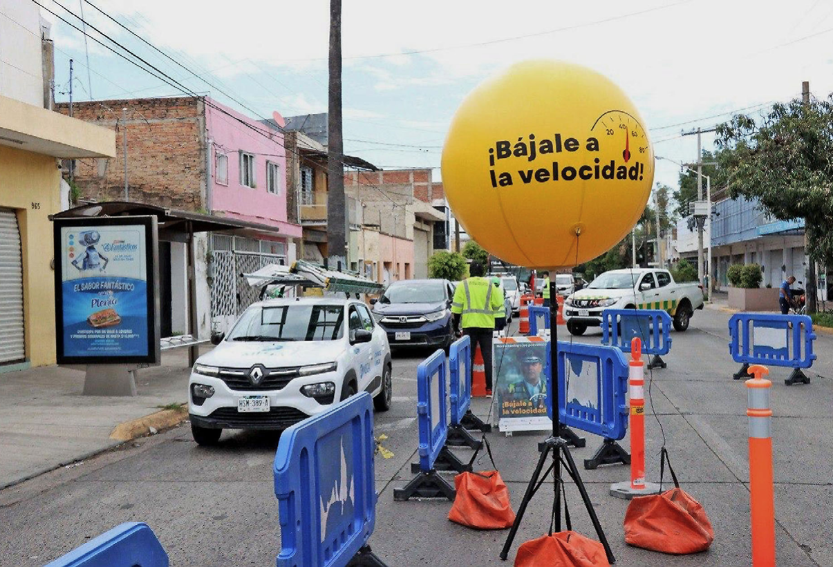 Refuerzan seguridad vial en avenida Juan de Dios Robledo