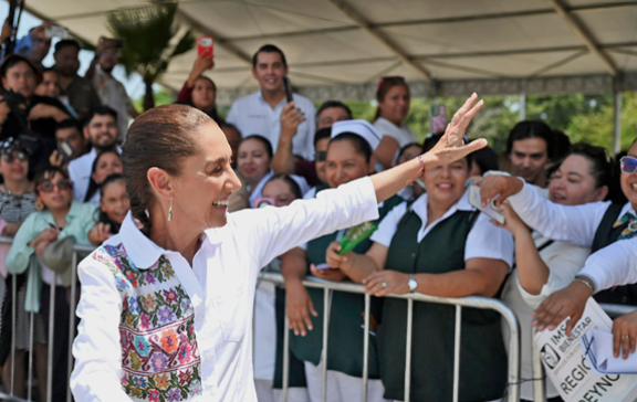 Sheinbaum arropa a López Beltrán tras retiro de visa
