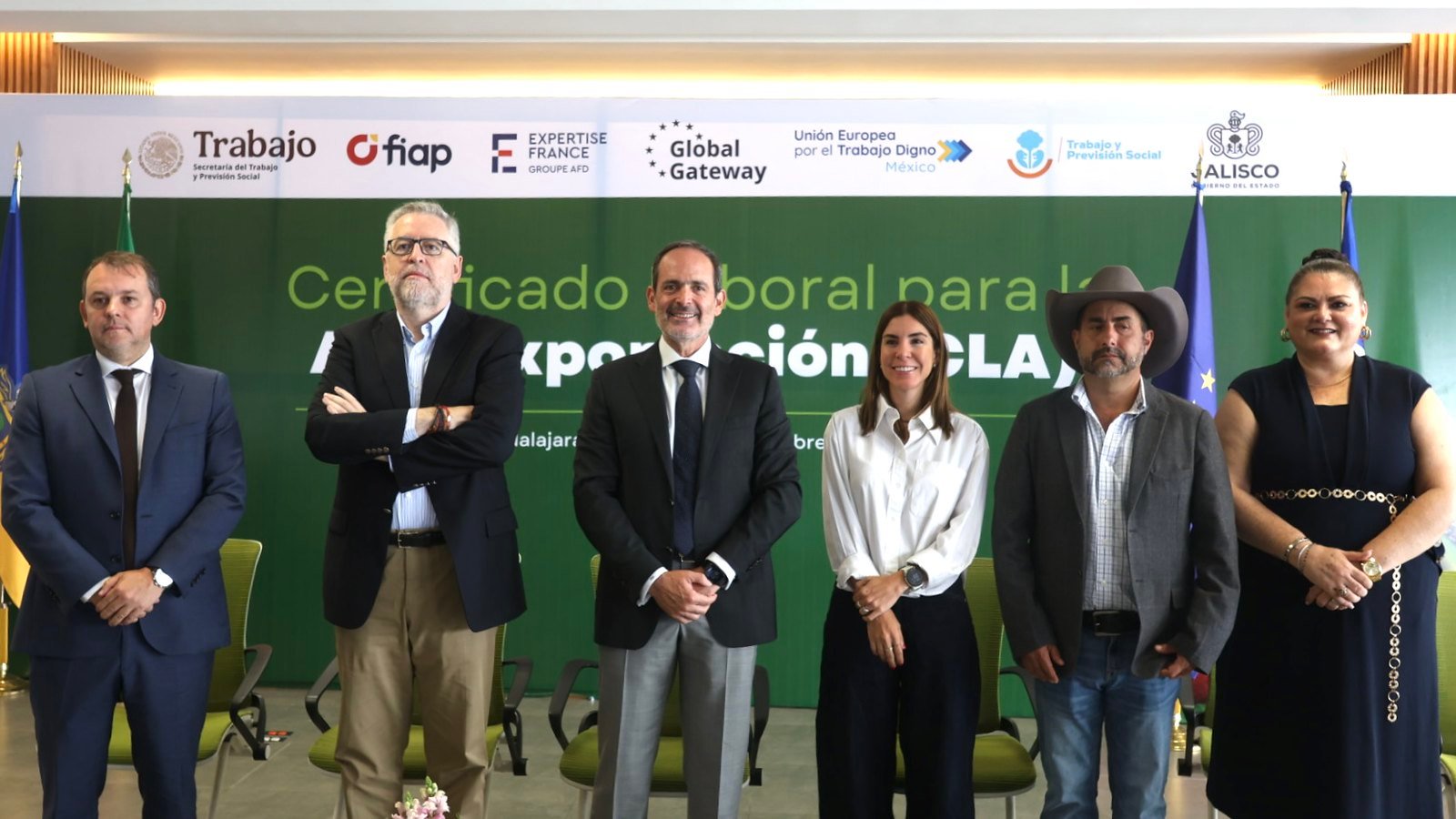 Presenta certificado laboral para agroexportación 