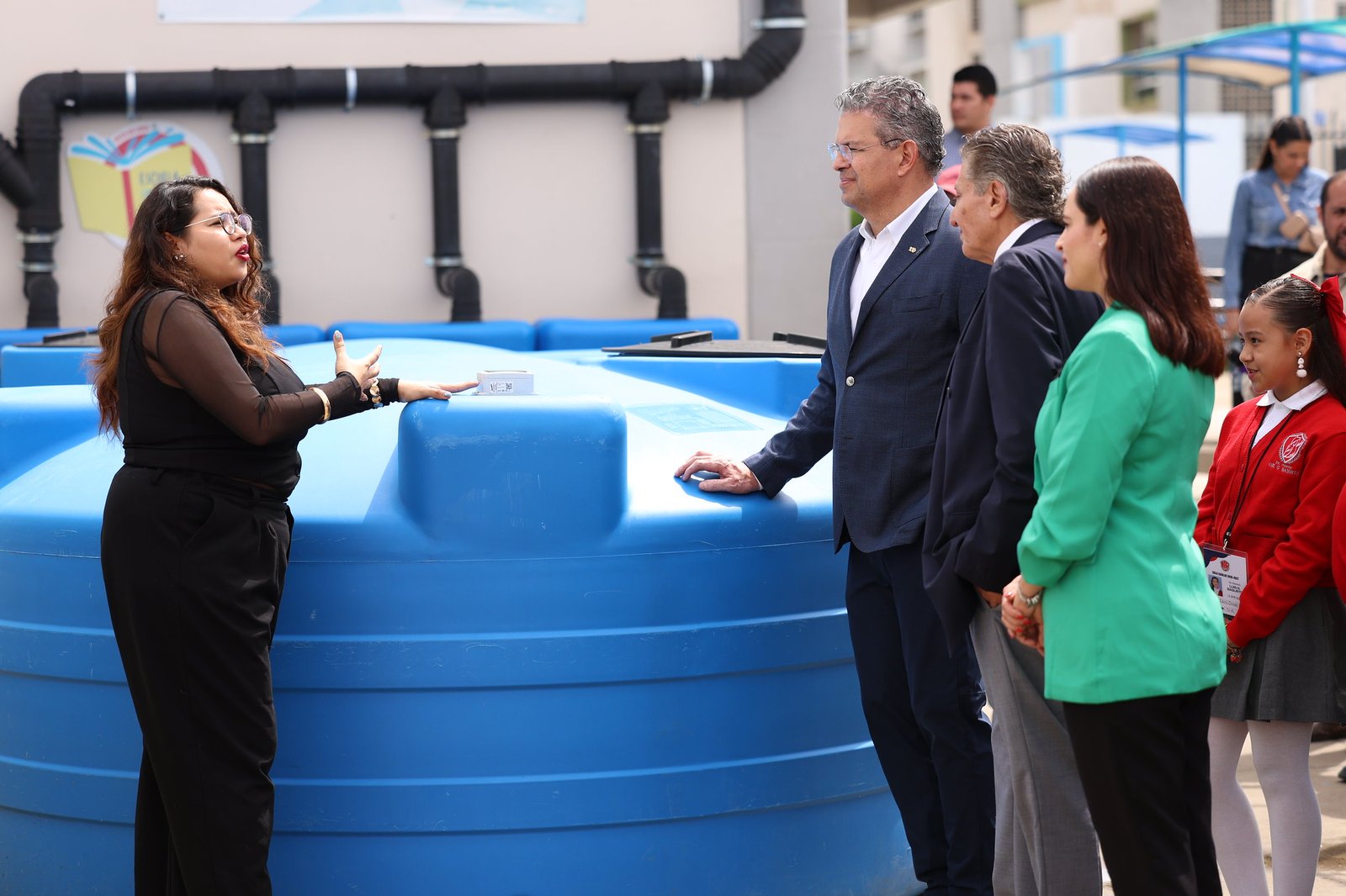 Zapopan llega a 59 escuelas con sistemas para captar lluvia