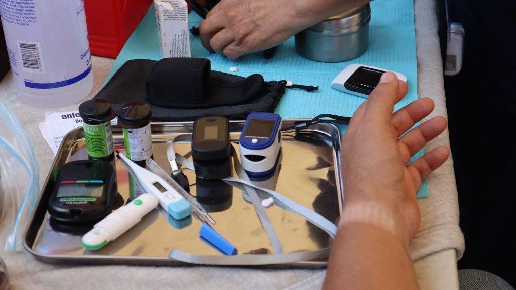 Llevan servicios de salud y orientación a Cajititlán