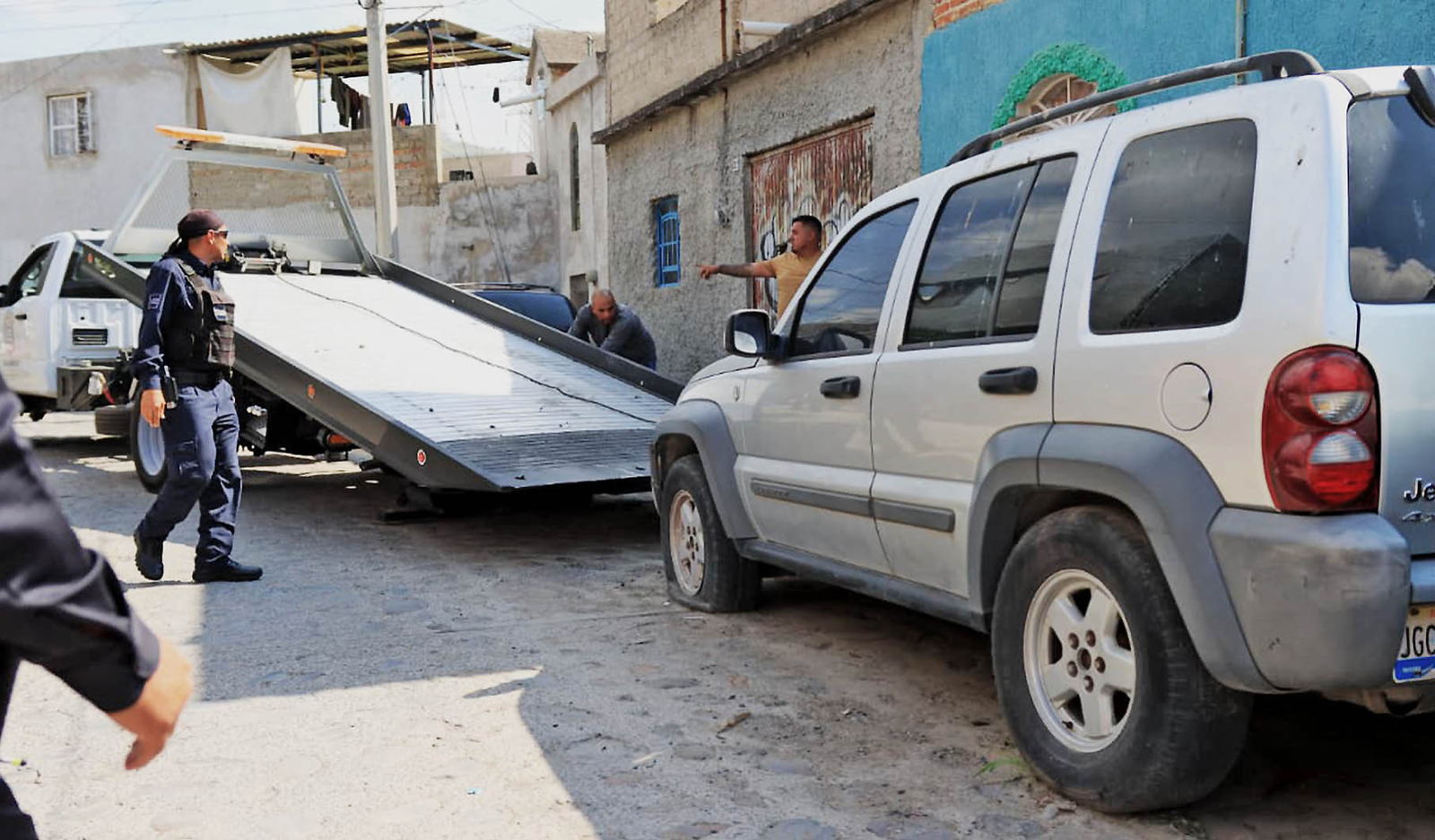Tlaquepaque retira más de mil 300 autos abandonados 