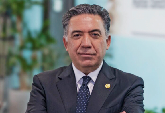 Inzunza reaparece en el Senado