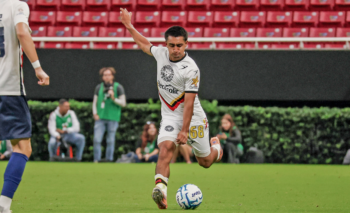Miguel Alvarado se incorpora a Leones Negros