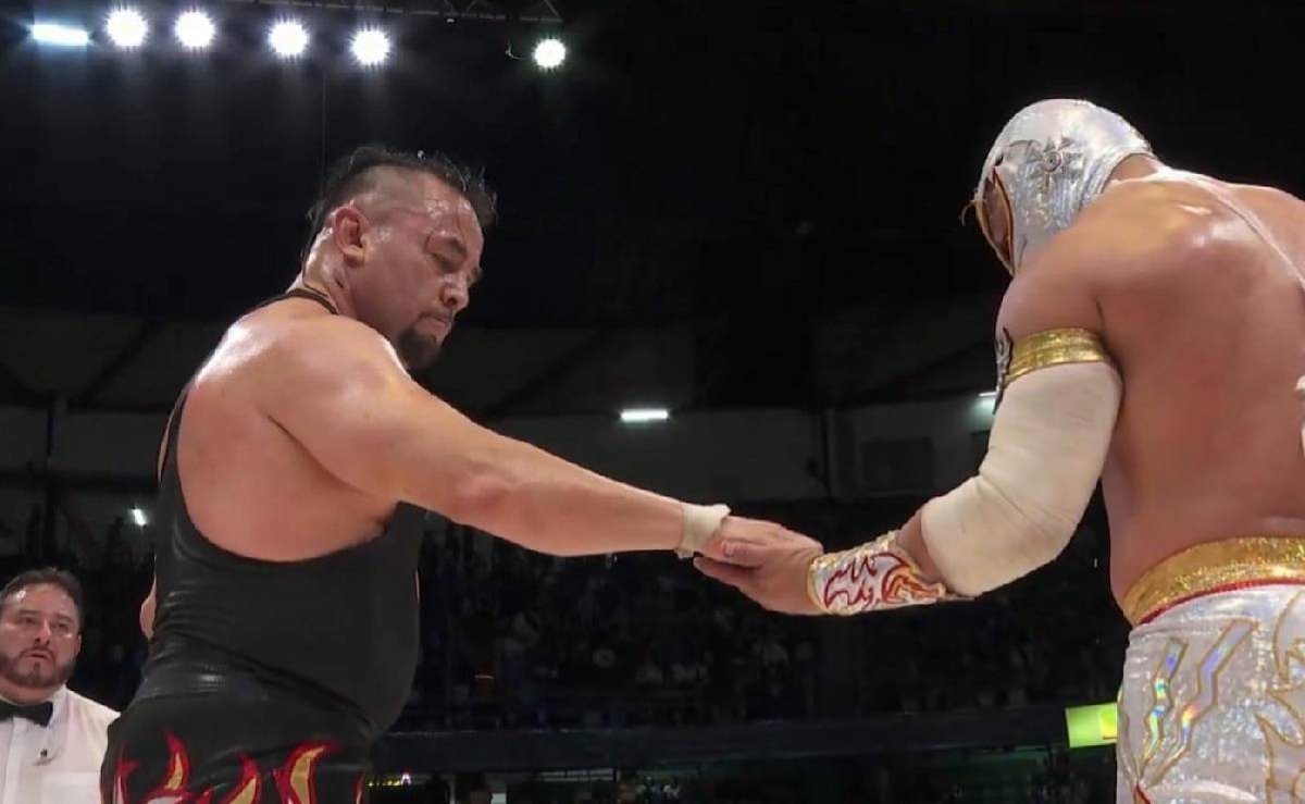 Místico Rapa a Averno en Noche Histórica del 93 Aniversario CMLL