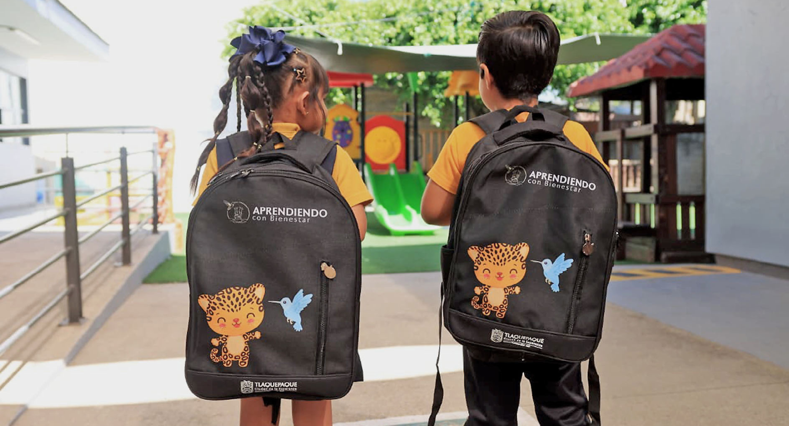 Tlaquepaque entrega 86 mil paquetes escolares