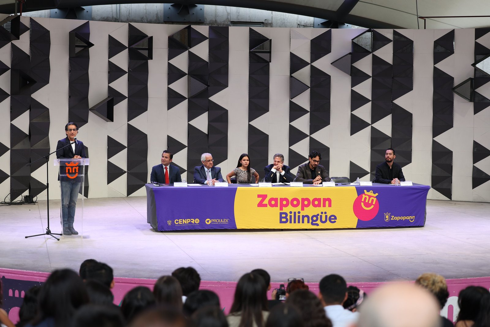 Se gradúan 120 estudiantes de Zapopan Bilingüe