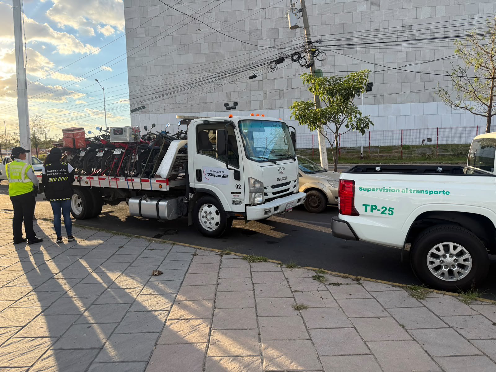 Multan a 92 por dar viajes en moto por plataformas