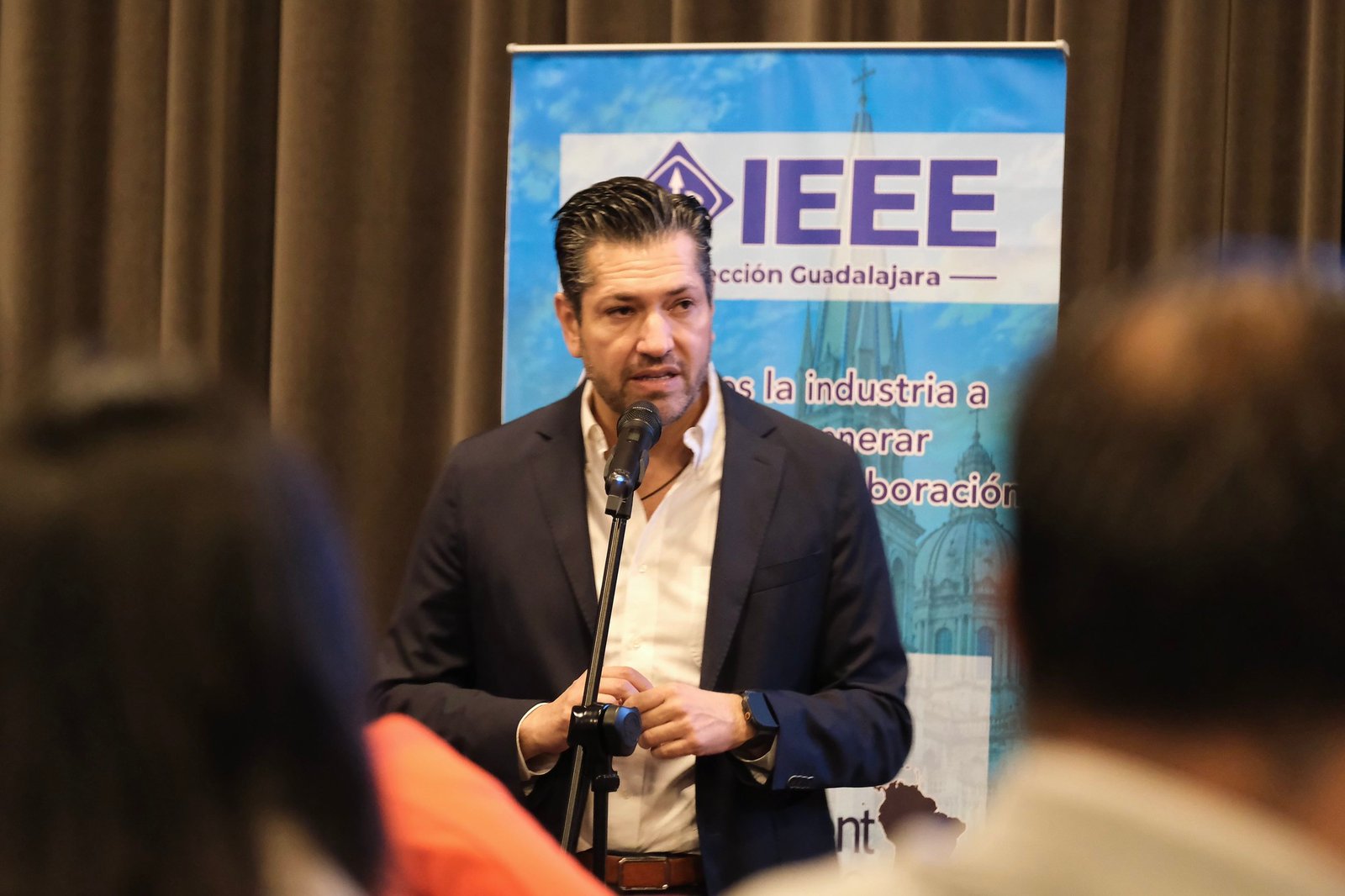Analizan oportunidades de innovación tecnológica 