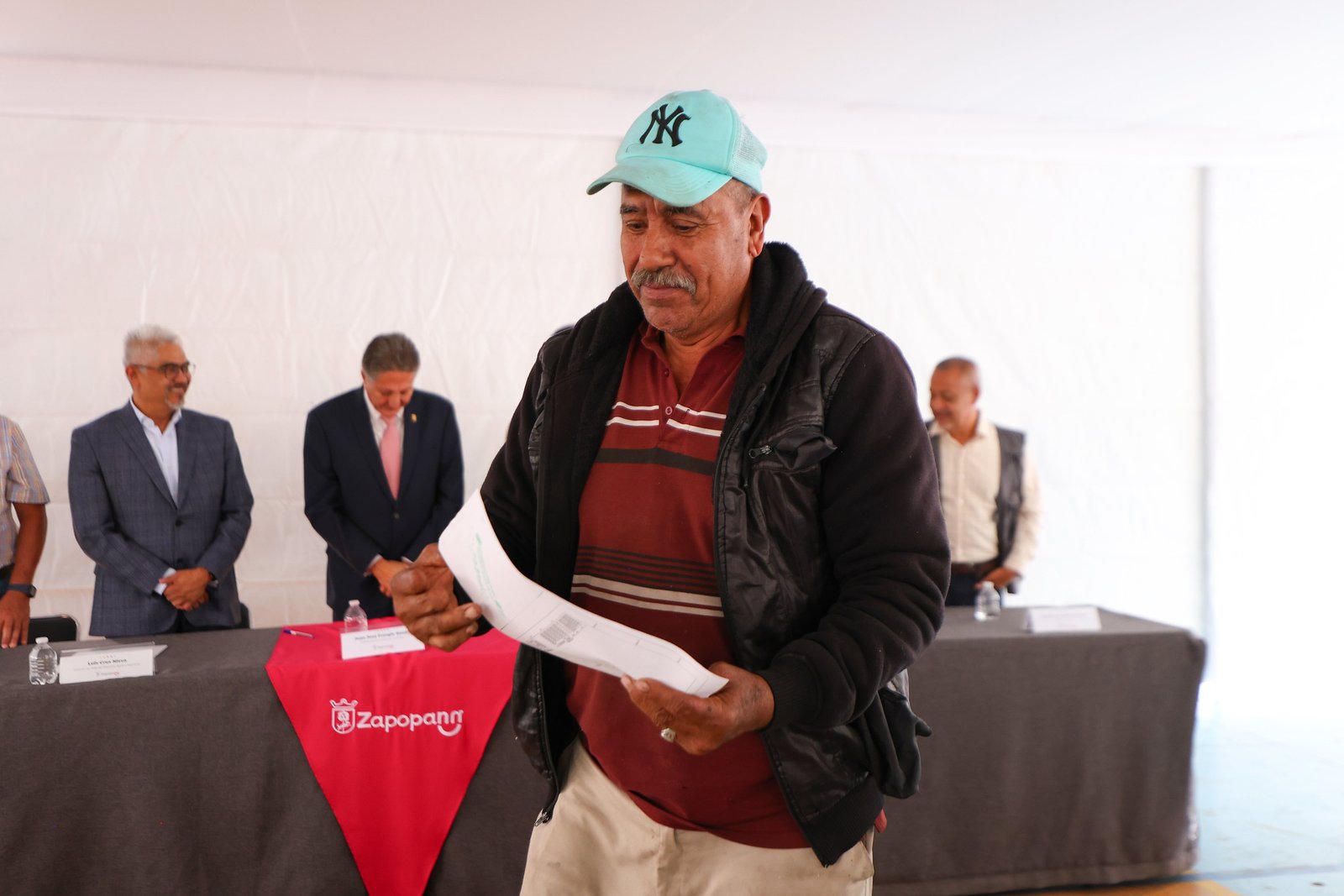 Entregan títulos y certificados parcelarios a ejidatarios