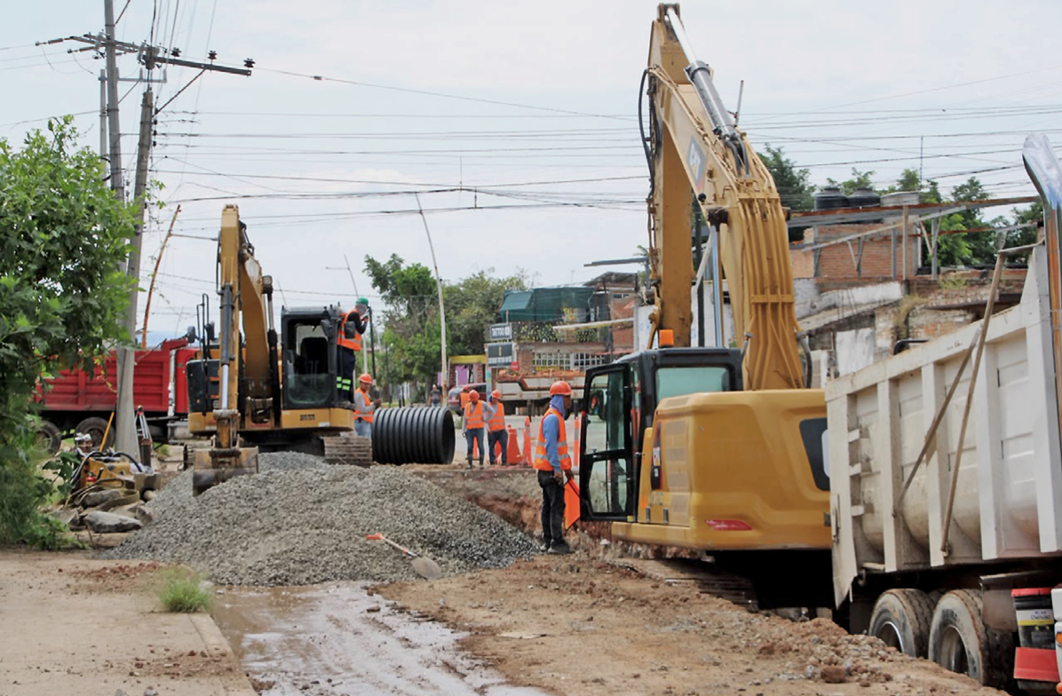 Construyen 2.3 kilómetros de colector en El Salto