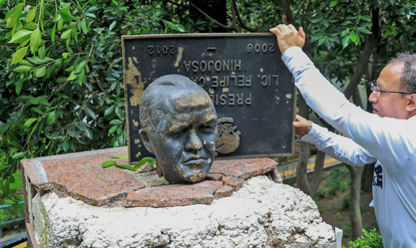 Sheinbaum condena decapitación de estatua de Calderón