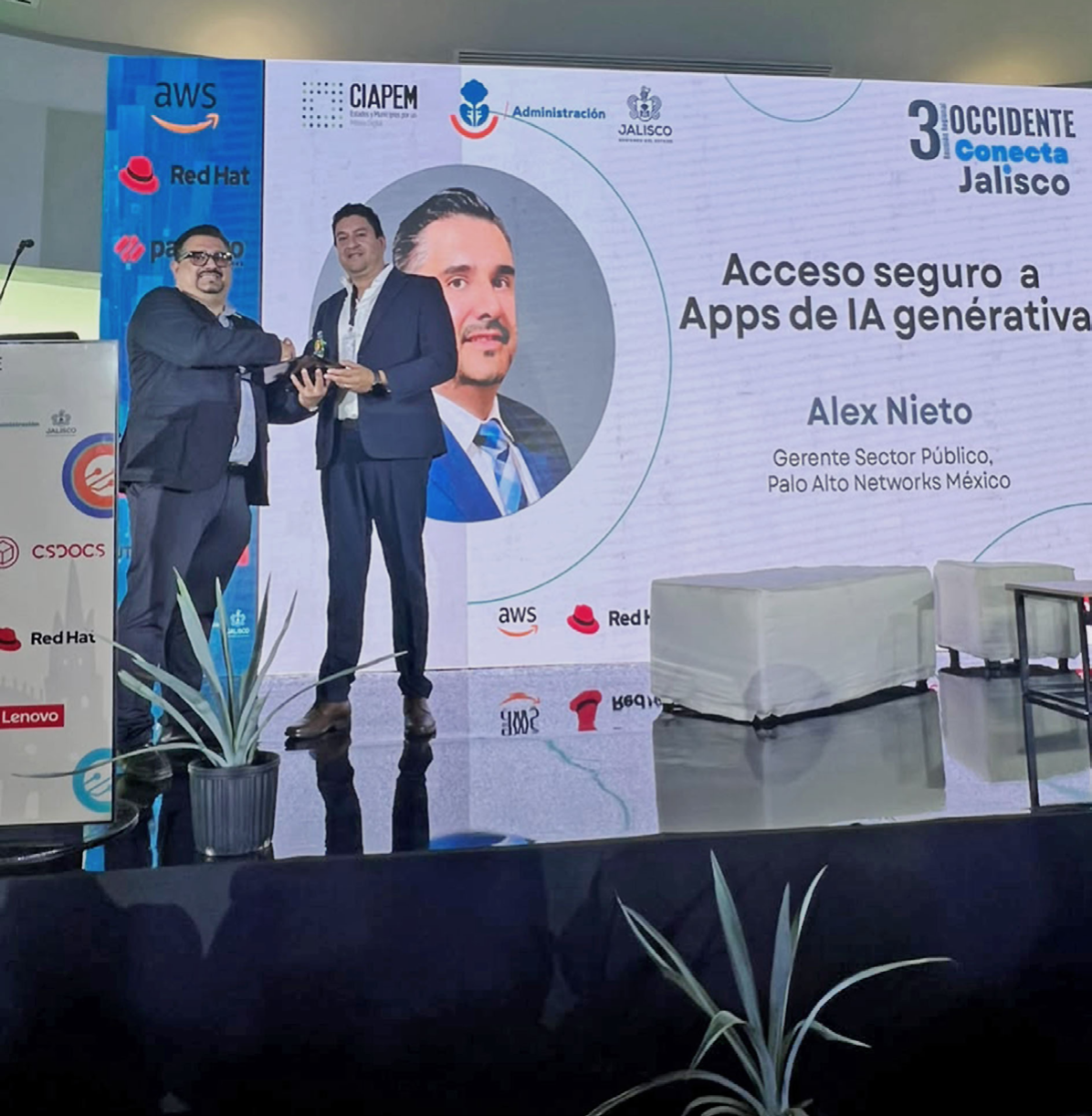 Jalisco presenta estrategia digital ante 18 estados del Occidente