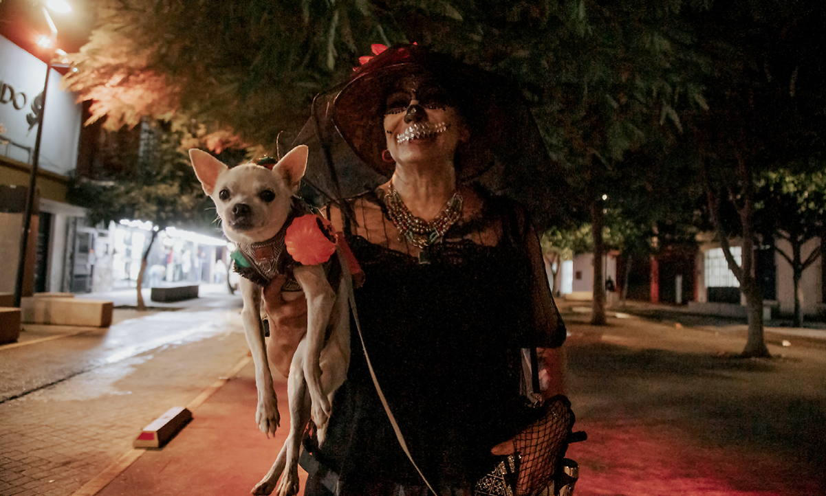 Halloween reúne a 170 mil personas en el Centro de GDL