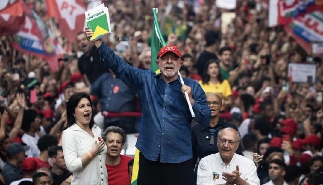 Lula da Silva asegura un cuarto mandato tras su reelección presidencial en Brasil