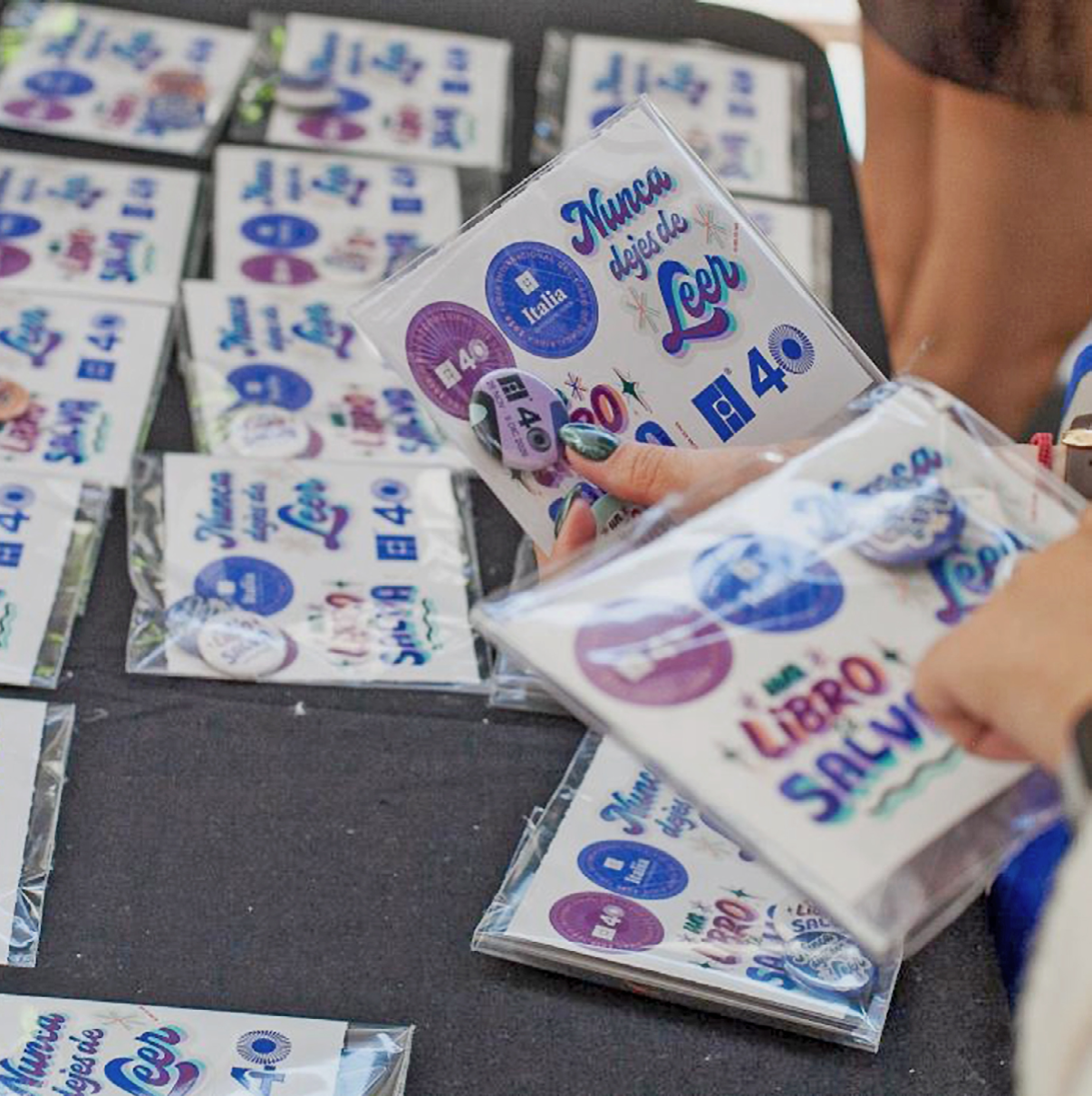 Cinco jóvenes ganan concurso de microrrelatos “Un libro te salva”