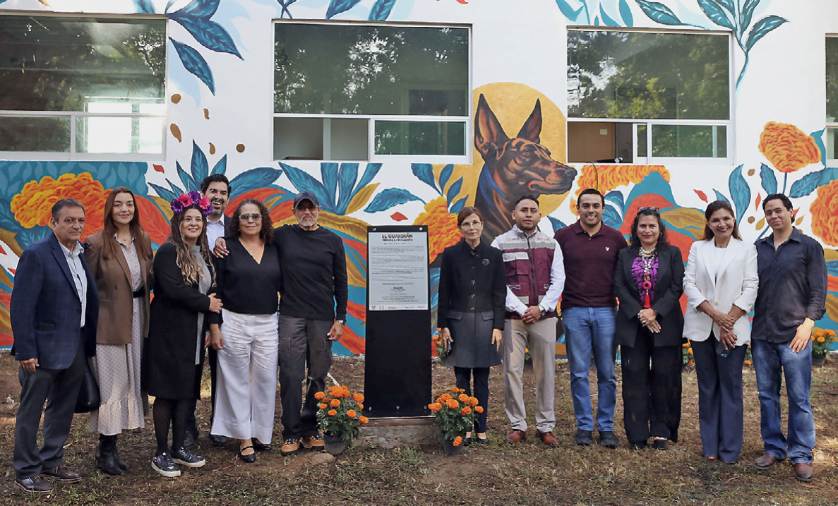 Plasman tradiciones del Día de Muertos en mural colectivo
