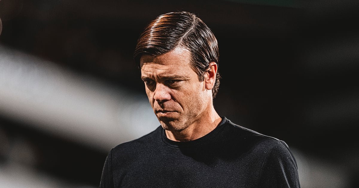 Solari enciende la polémica: arbitraje "escandaloso" marcó la caída de Pumas