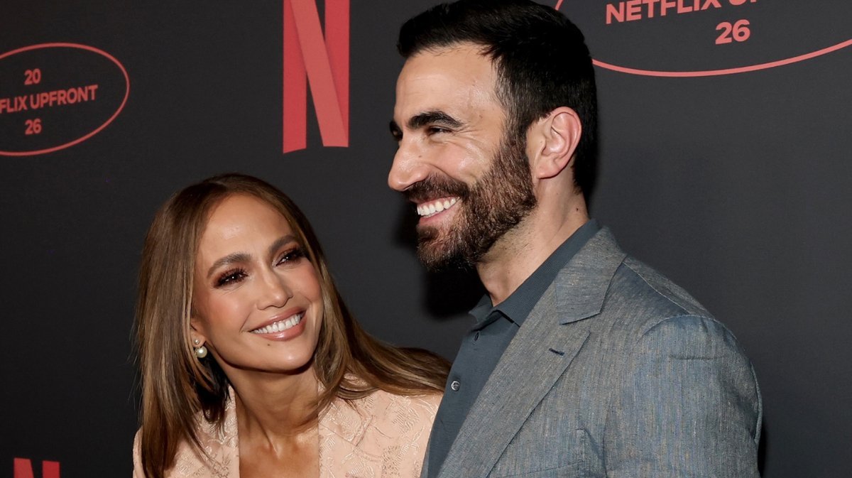 JLo y Brett Goldstein: ¿Amor en el aire o simple amistad renovada?