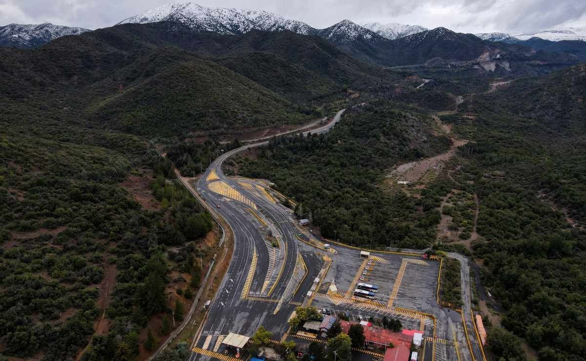 El Niño Golpea Chile: Dos Mineros Atrapados en Avalancha Subterránea
