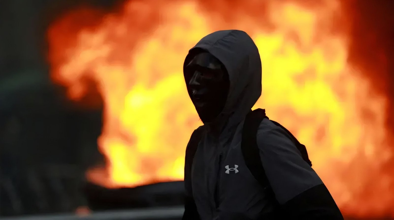 Francia Sumida en el Caos: Protestas Masivas Desatan Violencia y Acusaciones Cruzadas