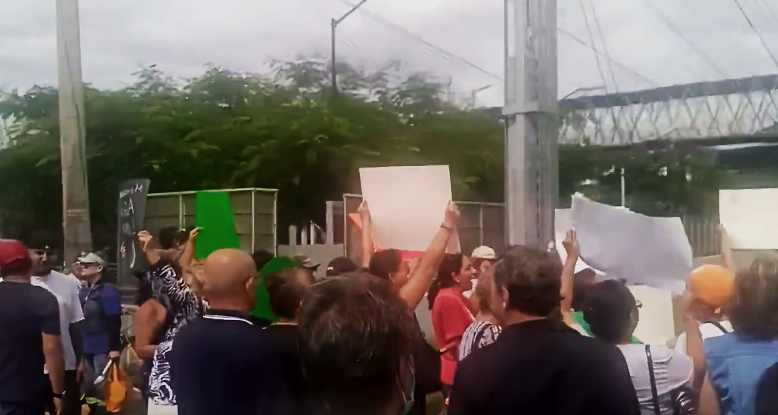 Protestas por calidad del agua causan cierres viales en el AMG
